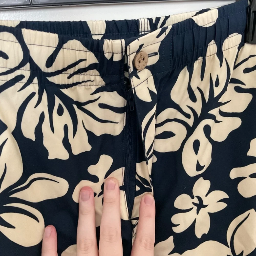 Duke‎ Hawaii Floral Print Tropical Swim Trunks - Navy and Cream - Size XL
